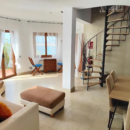 Balcony Pool & Seaside