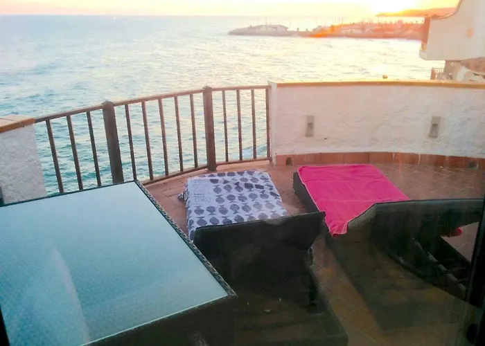 Daire Balcony Pool & Seaside *