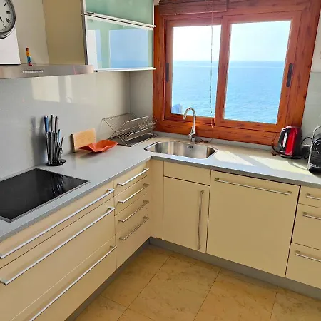 Balcony Pool & Seaside