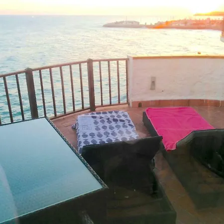 Apartment Balcony Pool & Seaside *