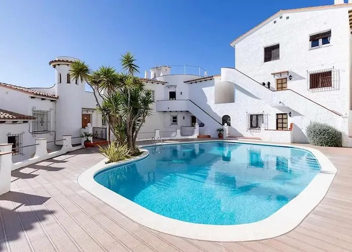 Apartment Balcony Pool & Seaside