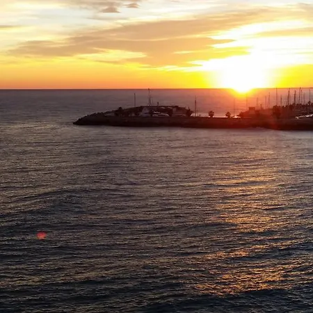 דירה Balcony Pool & Seaside